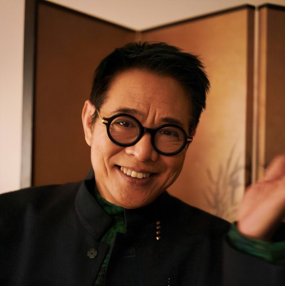 B体育官方网站-李连杰一家三口拜见仁波切，64岁利智许久不见，颜值回春如昔日！